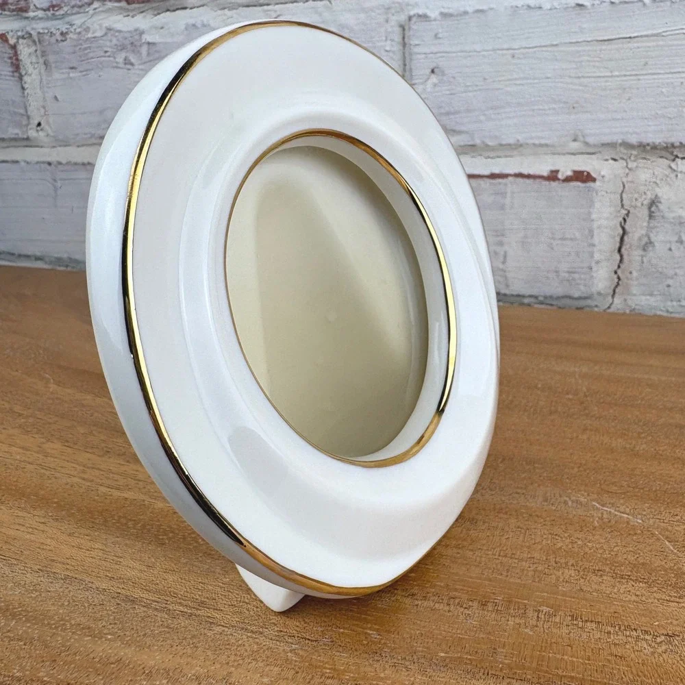 Lenox Memorable Round Porcelain Photo Frame White 24K Gold Trim Oval Opening